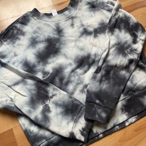 Tie dye cropped crewneck